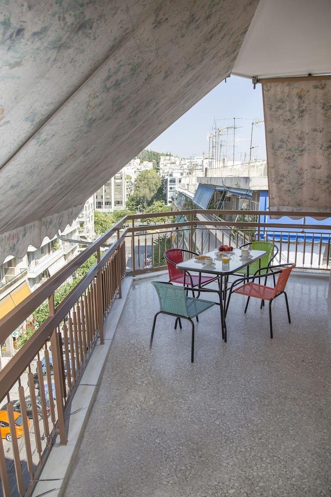 Acropolis Gem By Ghh Apartment Athena Bagian luar foto